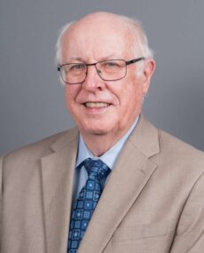 جون إنجليش Founding Director of the Graham Centre and Chair of the Advisory Board of the Trudeau Centre